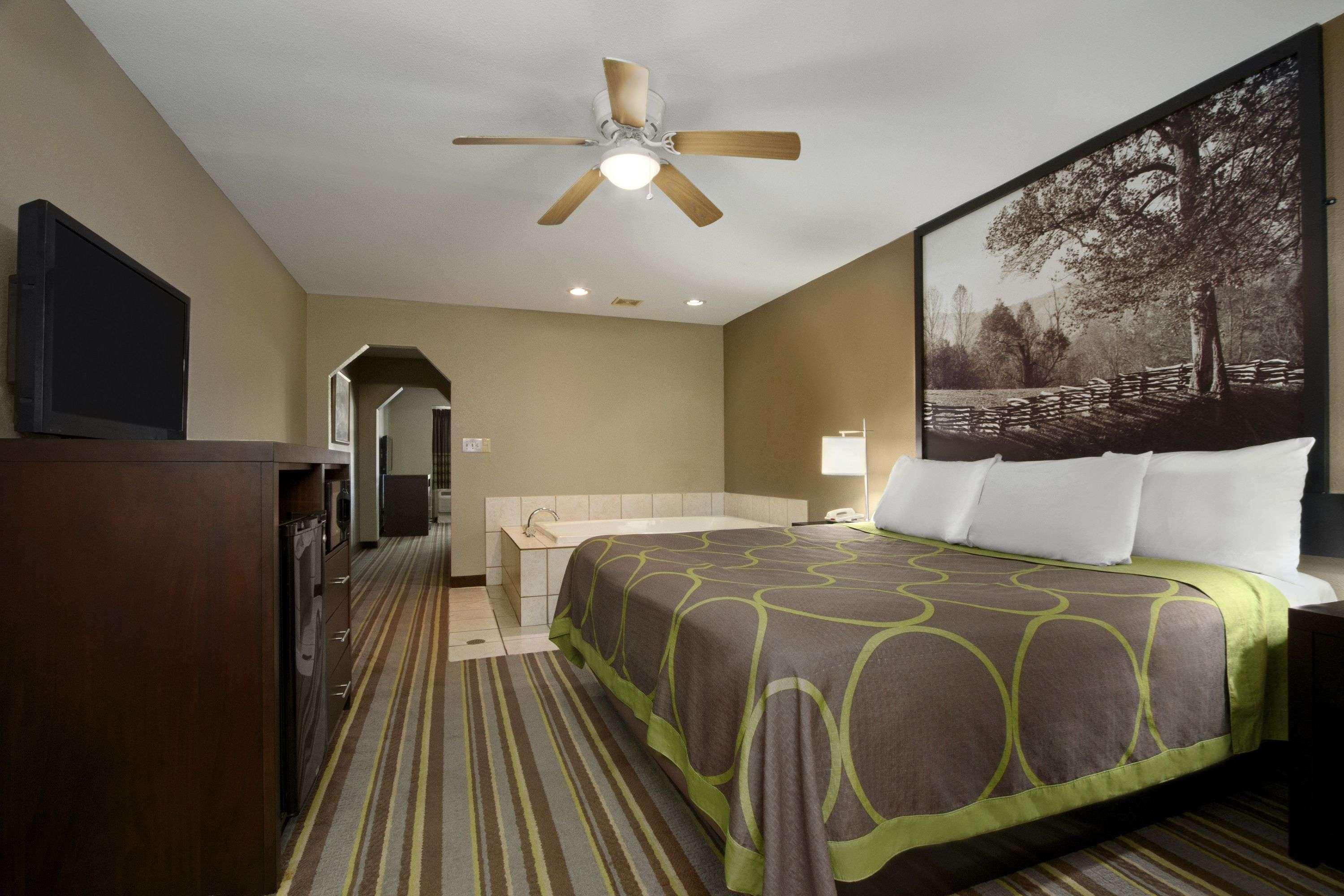 Super 8 By Wyndham-Tupelo Airport Motel Kültér fotó