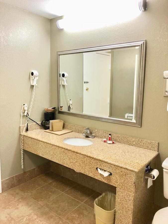 Super 8 By Wyndham-Tupelo Airport Motel Kültér fotó