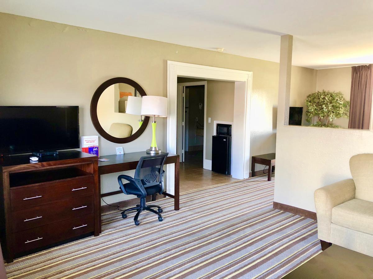 Super 8 By Wyndham-Tupelo Airport Motel Kültér fotó